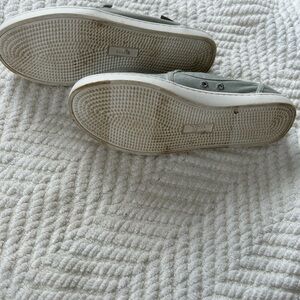 Sanuk slip on ladies shoe size 6